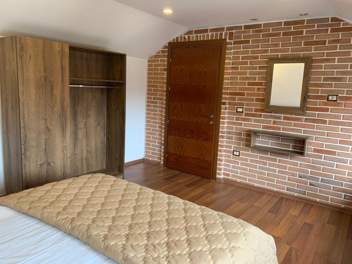 Vila Topciu Pogradec Bagian luar foto
