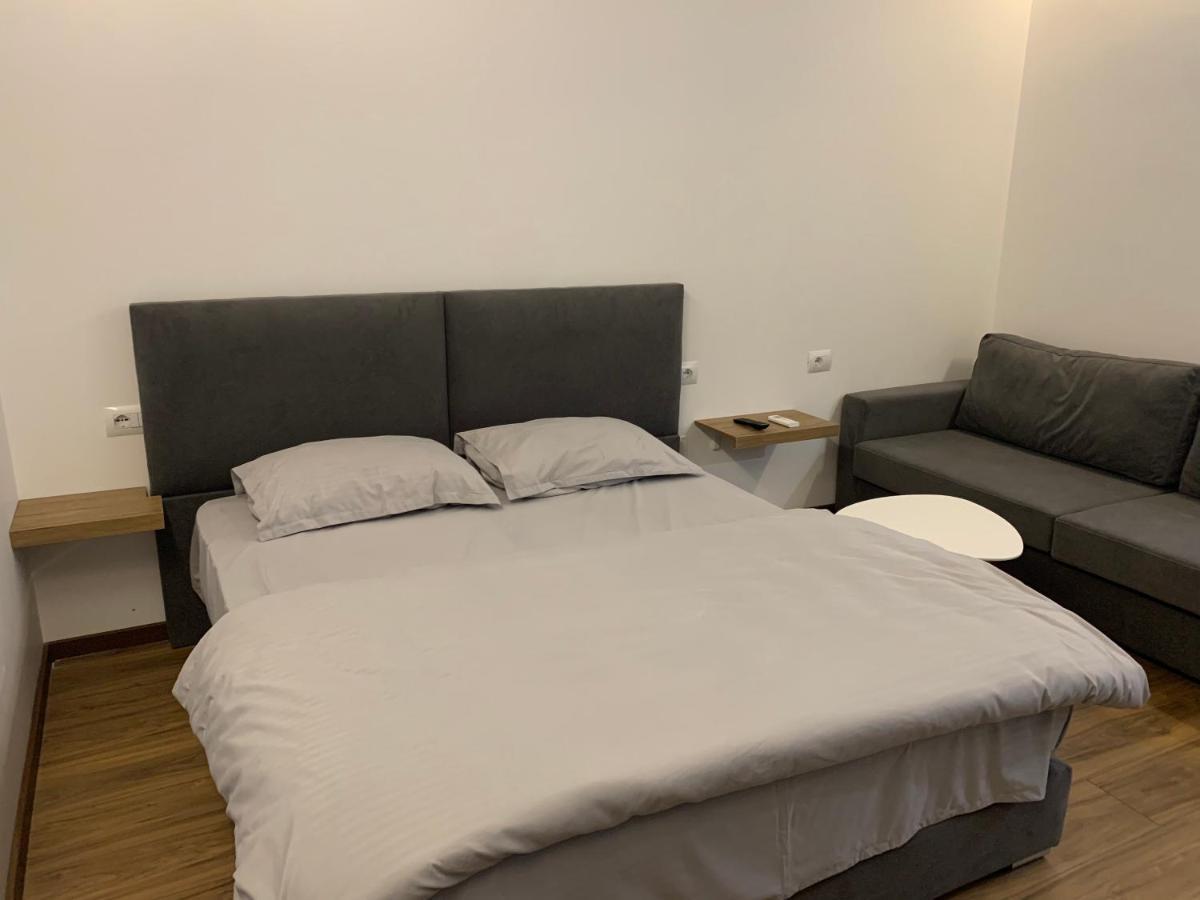 Vila Topciu Pogradec Bagian luar foto