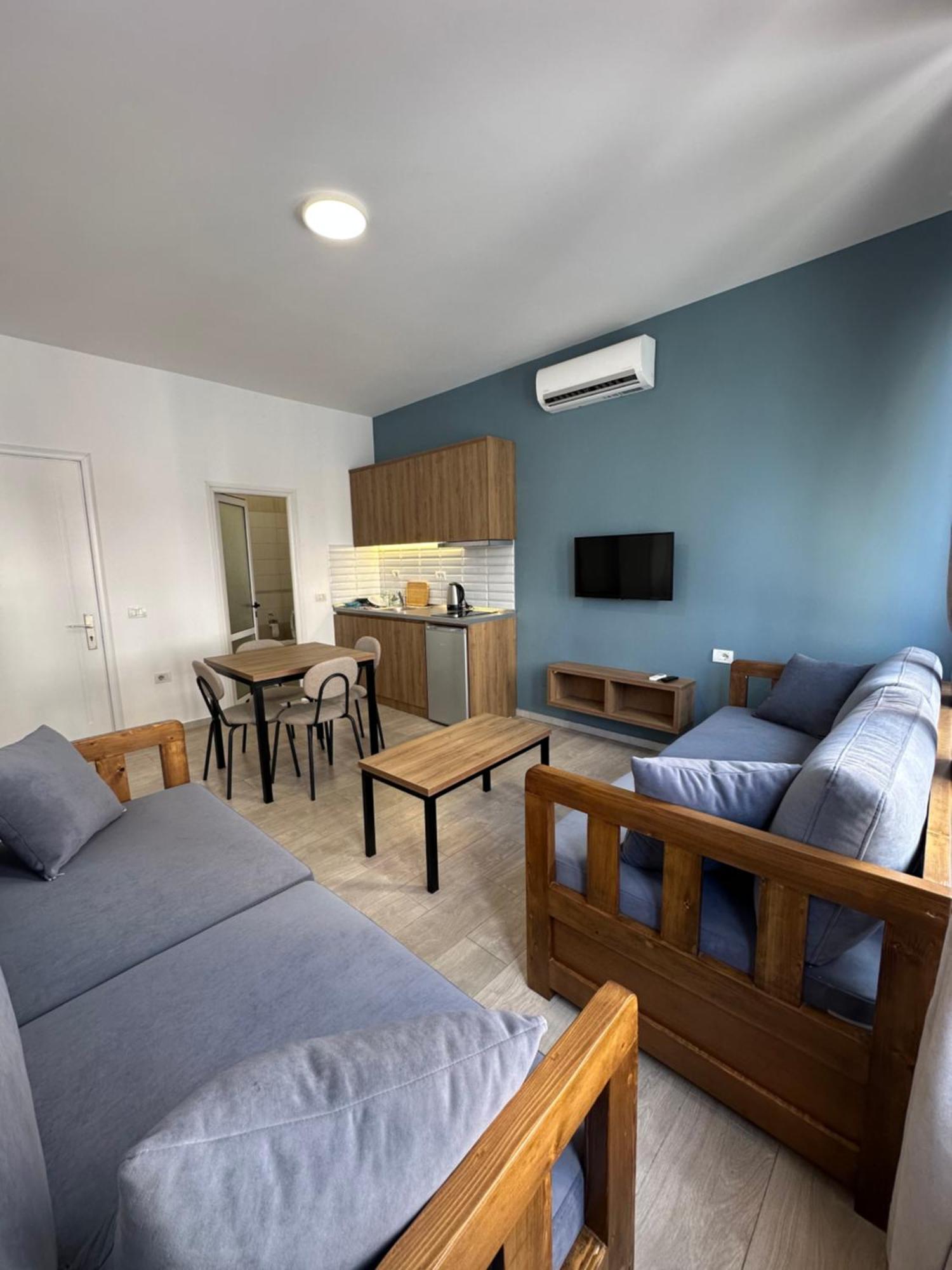 Vila Topciu Pogradec Bagian luar foto
