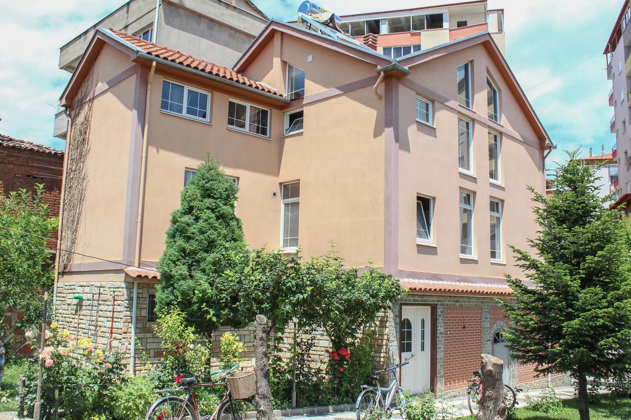 Vila Topciu Pogradec Bagian luar foto